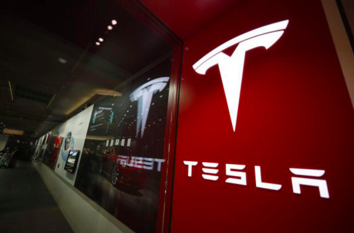 Tesla abre 40 plazas en México y 31 están destinadas para NL
